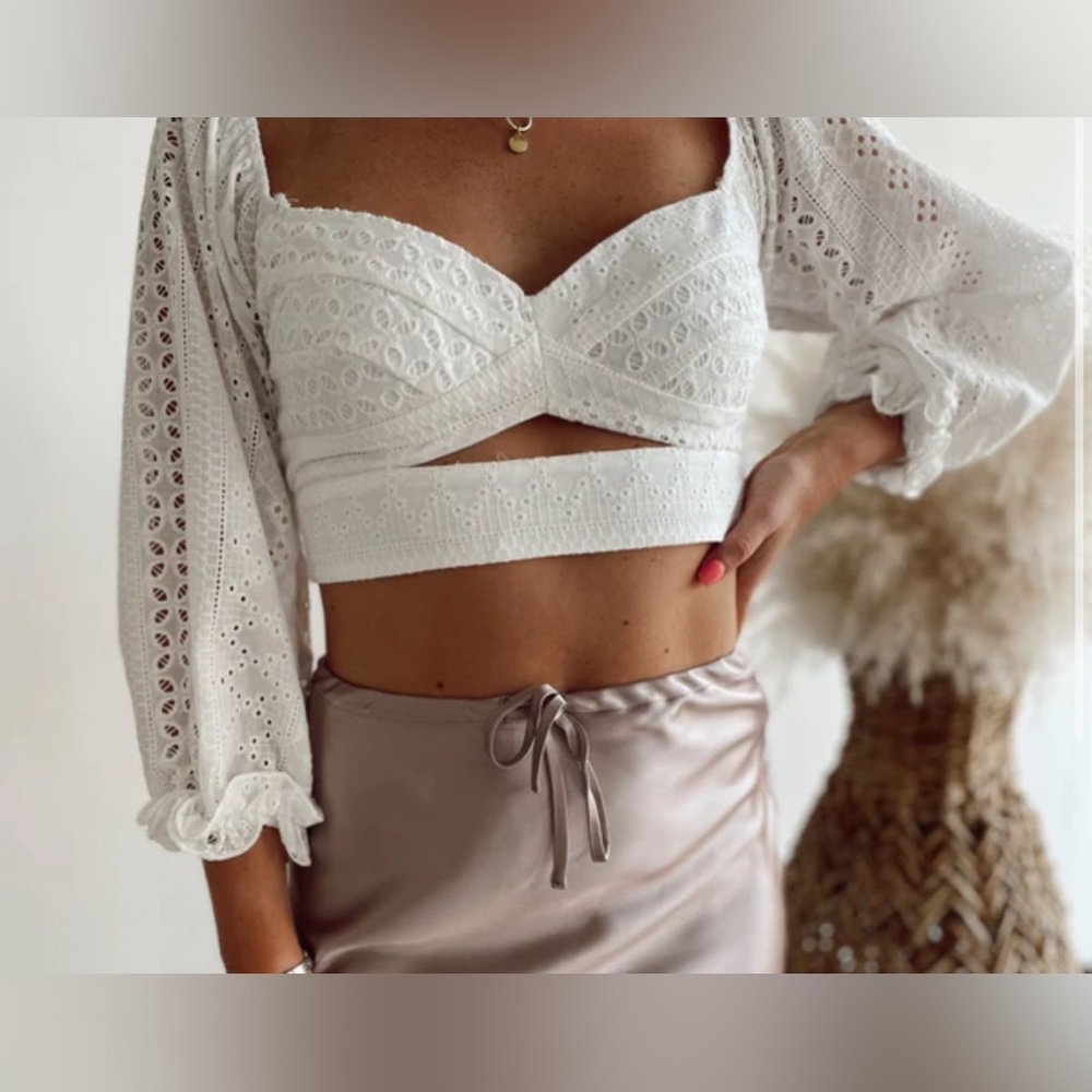 SAINTS & SECRETS White Eyelet Bustier Puff Sleeve Crop Top Size Large